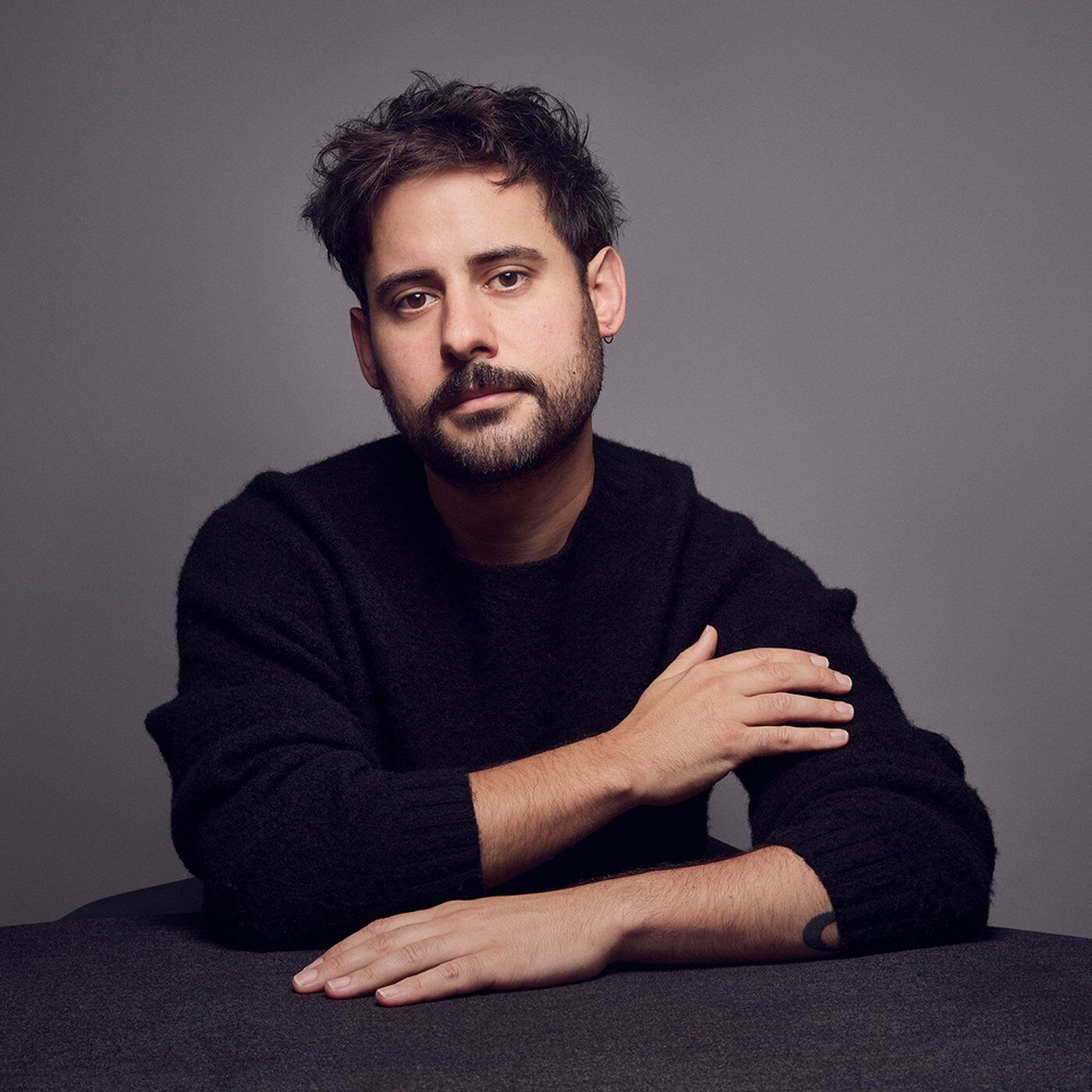 ºÃÉ«tv writer Nadim Roberts earns prestigious Whiting Creative Nonfiction grant